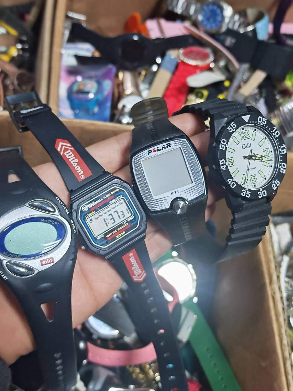 السلام عليكم ساعات رجالي نسائي باله امريكي اغلبيه اصلي وماركات معروفه تباع شلعه كامله
العدد 1300 قطعه 
الاغلبيه نسائي
***********
بغداد بوب الشام
