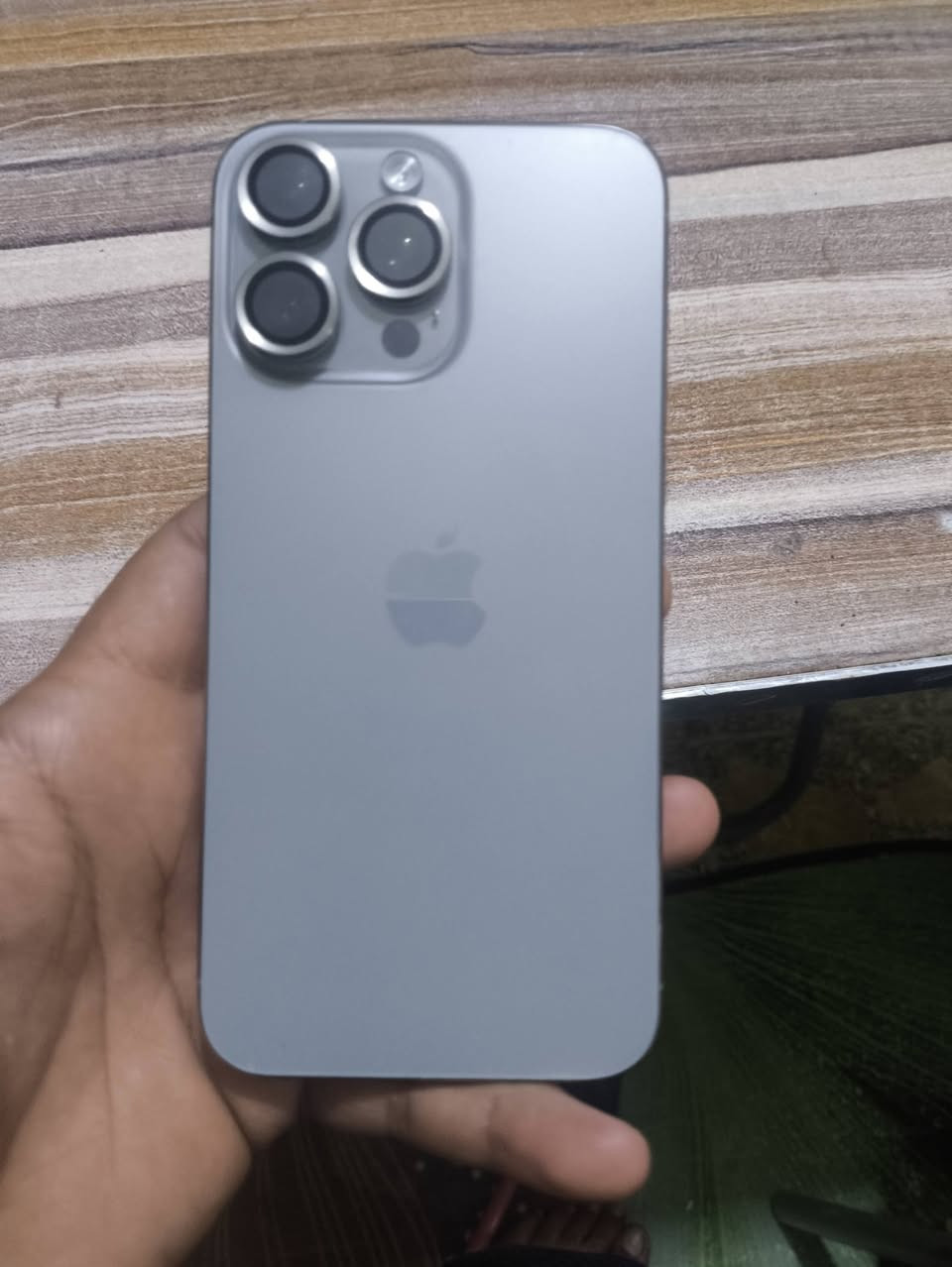 سلام عليكم للبيع ايفون ١٥ برو ماكس بطاريه ٧٥ ماستر غراضه كامله مكفول من اي شي ذاكره ٢٥٦ تك شريحه مكاني بابل السعر ٩٠٠ وبيه مجال قليل للستفسار *********** /
