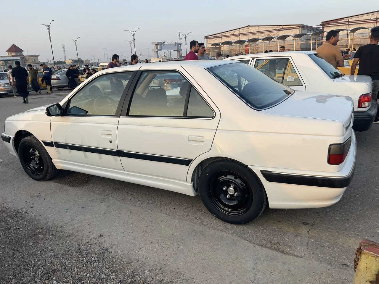 السلام عليكم بيجو بارص مديل 24. حره السياره بأسمي  ماشيه 43 الف  السياره جاهزه من كلشي  السياره مكفوله  مكان السياره البصره  السعر 82 وبيها مجال  
***********
