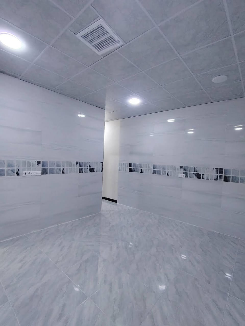 #أعلان (200 )  💥 💯

#دارين #للبيع 🏠 طابق واحد فول مواصفات   💯💯

#نوع_الملك :-  طابو ملك صرف

#المساحة_الدار_الواحد :100  متر
 
#واجه_دار_الواحد :  5 متر

#الموقع :- كركوك _ شركة طارق   _ مقاطعه ٧٧ خلف التجاري

#السعر:- للدار الواحد   77مليون وبي مجال

#للأستفسار الأتصال على الارقام التالية :-

 📞 ***********
 📞 ***********

أو مراسلتنا عبر { ــ وتساب ــ } 
أو مراجعة #مكتب #يوسف للعقارات والمقاولات الكائن في حي العسكري قرب سنتر الزوراء 
{  #نتشرف #بزيارتكم }
