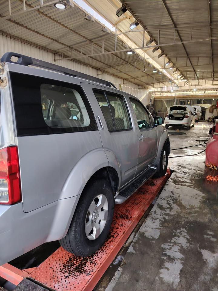 السلام عليكم
نيسان بافندر 

موديل 2008 خليجي 

محرك سته سلندر 4000

السياره جاهزه من كل نقص

كير محرك مكفول صدر امامي خلفي 

فور ويل 

تخم تاير تبريد تدفئه كلها شغاله 

السياره مكفوله من الحادث بيها فقط  صبغ حزام بدون معجون والباقي مكفول 

رقم بغداد الجديد هزه سنويه جدد

للاستفسار واتساب ***********

السعر 94وبي مجال بسيط للشراي
