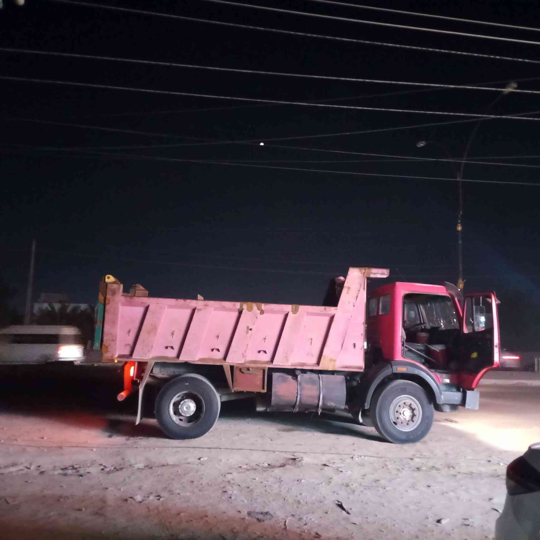 سلام عليكم ورحمه الله وبركاته. للبيع البي كرواتي مديل 91 مكينة 6 عادي كير 6 اكسن نص   شاصي فرنسي. تخم تاير جواها.  مداور ثاني يوم مكاني بغداد هياكل  سعر 150 وبيها مجال الرقم. ***********
