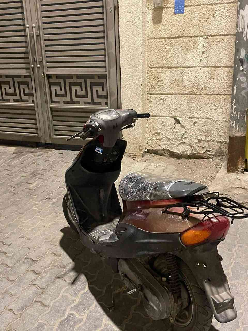 سلام عليكم دراجه للبيع تسعه زروف ياماها دراجه نضيفه وحلوه يشتغل بك لايت وأشاير بس  سلف عطلان الـسعر 250 الـمكان الـبصره القبله حي الجامعه للاستفسار ***********
