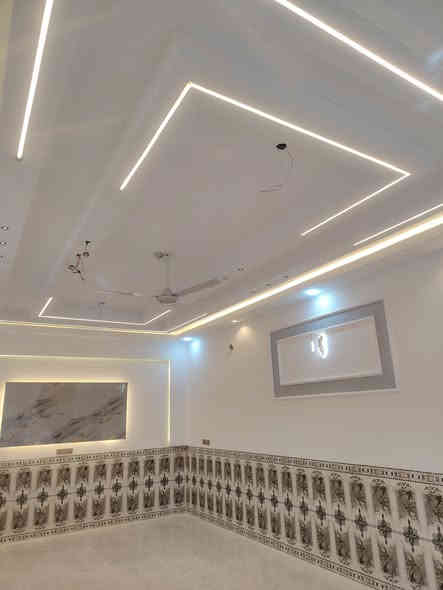 السلام عليكم مستعدون لعمل كافت الديكورات الجبس بورد والسقف الثانويه ورق جدران بديل الخشب بديل الرخام وجميع الصباغ الداخليه والخارجيه لسنا الوحيدين لكننا الفضل الملك للديكورات *********** السعر مناسبه من الله التوفيق
