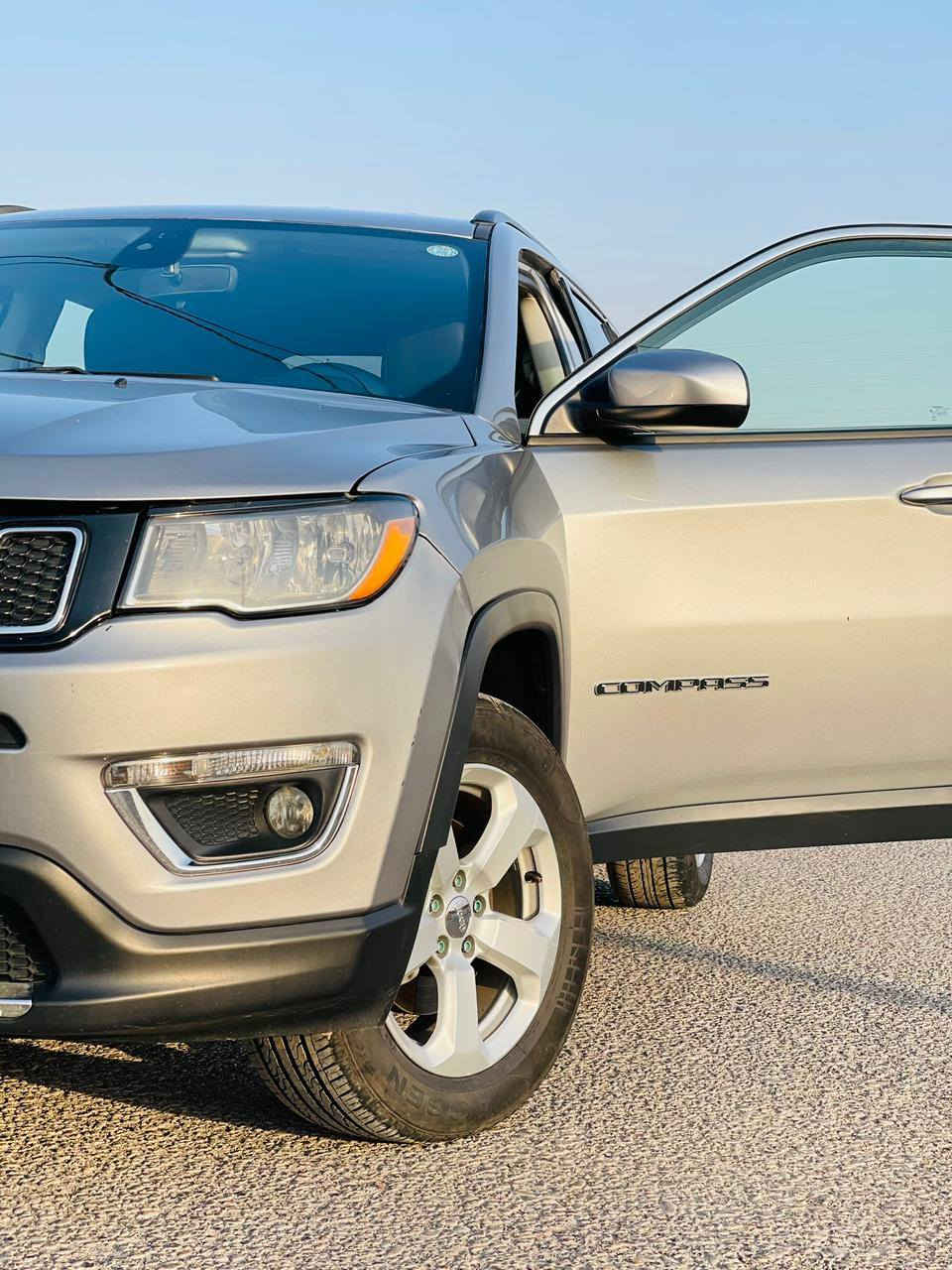 السلام عليكم
جيب كومباس موديل 2020
الحادث دعامية فقط صور الحادث مرفقه بالمنشور 
رقم أربيل جديد دولي 
فئه لاتويد 
فور ويل اربع وضعيات
تشغيل بصمه 
بصمه سايد بريك
كشنات جلد
ماشيه 86
 توقف ذاتي
وبعد بيه هواي مواصفات
السعر 135 ورقه وبيه مجال قليل 
للاستفسار الاتصال على
 الرقم*********** وتساب موجود
