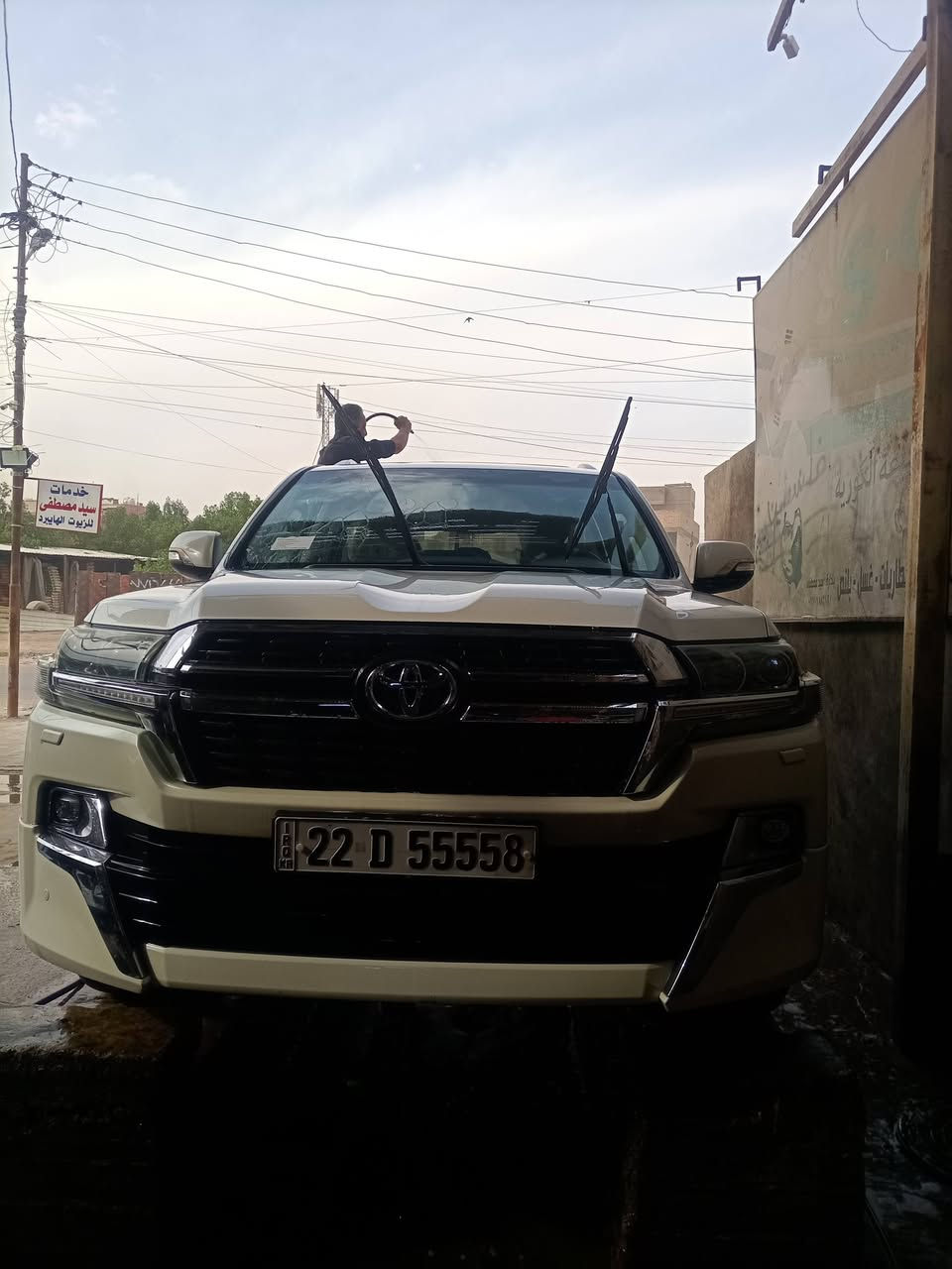 قسلام عليكم لاندي كروز مديل 21سياره جديده ماشيه 84 فول مواصفات سياره بكانه البلديات ***********
