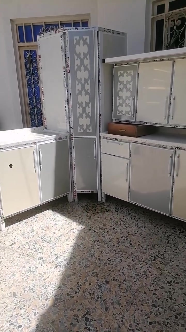 كاونتز تركي كله مرمر استعماله قليل للبيع سعره ٦٥٠ وبي مجال اتصال هاتفي ***********
