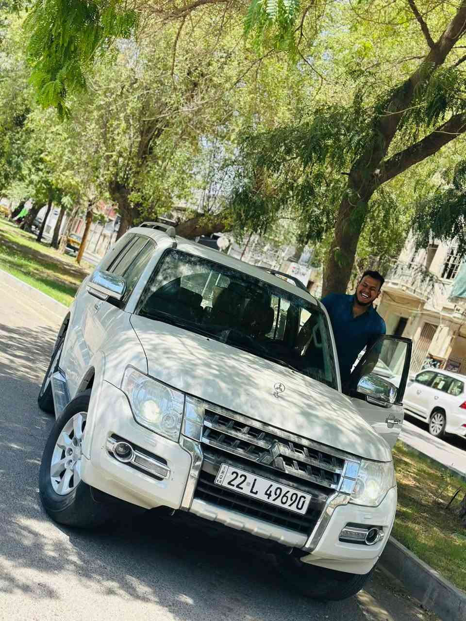 السلام عليكم
للبيع او مراوس باجيرو حبتور فول مواصفات رقم أربيل الإنكليزي 
سيارة مديل 2017 مكفولة من البارد و الصبغ 
ماشية 113 الف كيلو السيارة استعمال شخصي 
يعني مال بيت السيارة نظيفة بشكل ام الادمام
محرك 3500 مكان السيارة بغداد حي الاعلام 
السعر 205 بيها مجال رقم تلفون 
***********
