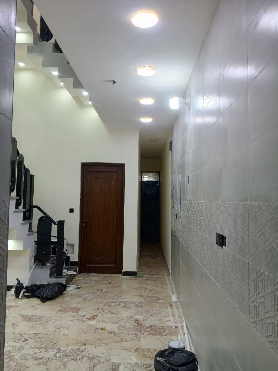 📌 مشتمل للبيع 🏡 
📌مساحه 85 م مدخلين
📌ط1 كراج و واستقبال وحولي وغرفه وخدمات
📌وط2 غرفتين وخدمات وبيتونه وسطحين
📌الشارع 15م والرصيف 4م
📃✏️العنوان 📌 بغداد  الشعب ضباط الكويتي🏡 

📌عنوان المكتب #مڪتبَ_آلُِعٍدِآلُِة_لُِلُِعٍقٌآرٍ 
 بٰٰيٰع&شراء&بٰٰناء&هدم&دور &تہٰصہٰميٰم &اشرافہٰ&تنـِفيـٍذ
📌🌐بغداد الشعب شارع الاسواق المركزية مجاور مسبح العدالة 🌐
📌للاستفسار اتصل ☎️ 📞 *********** ويوجد واتساب وماسنجر
حٍسين آلُِشُآمي لُِلُِعٍقٌآرٍآت🪐
إشارة الأصدقاء
