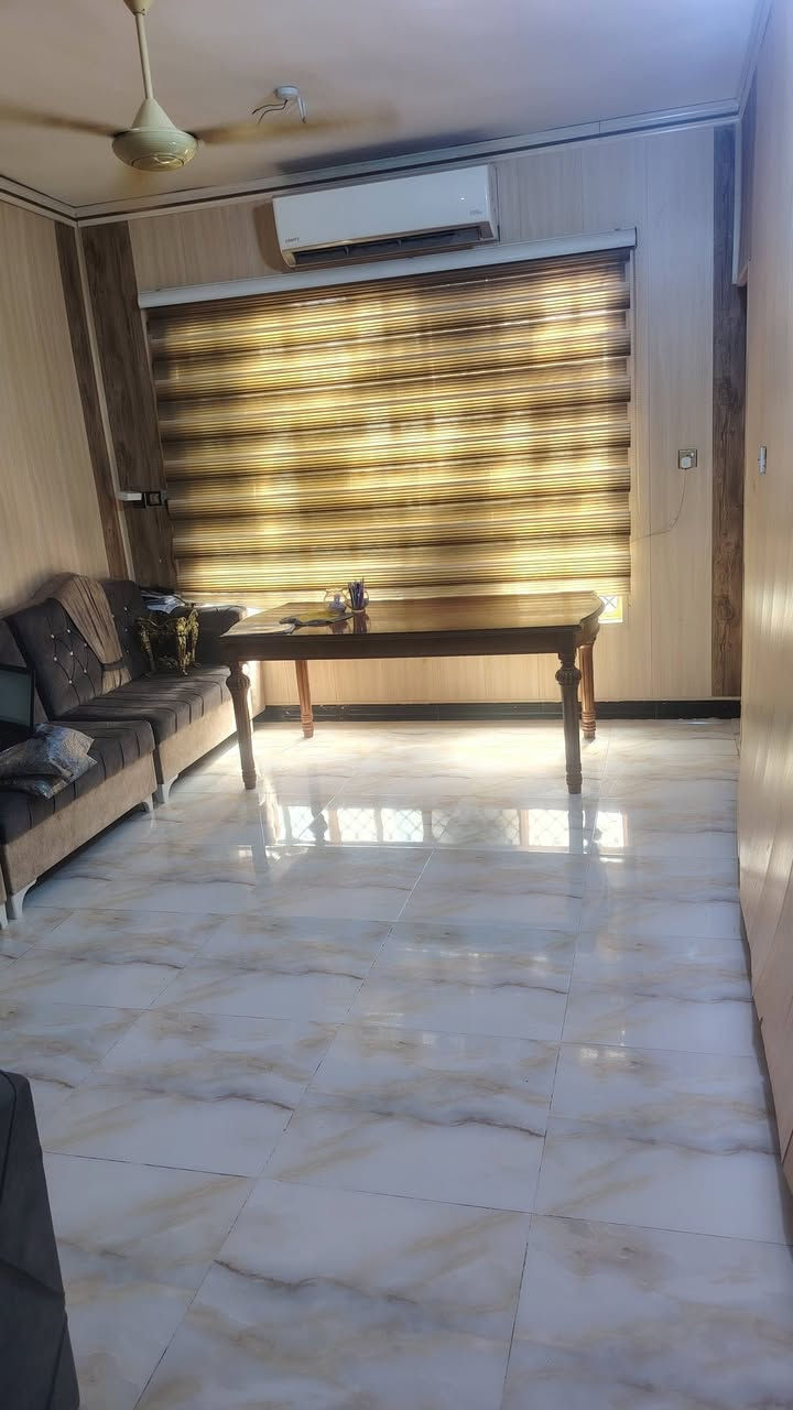 بيت للبيع المساحه ١٥٠ خلف الصناعه الاولئ طابقين  طابوزراعي سند٢٥ طابقين سيراميك ٣غرف نوم  السعر  ٩٥ للاستفسار ***********
