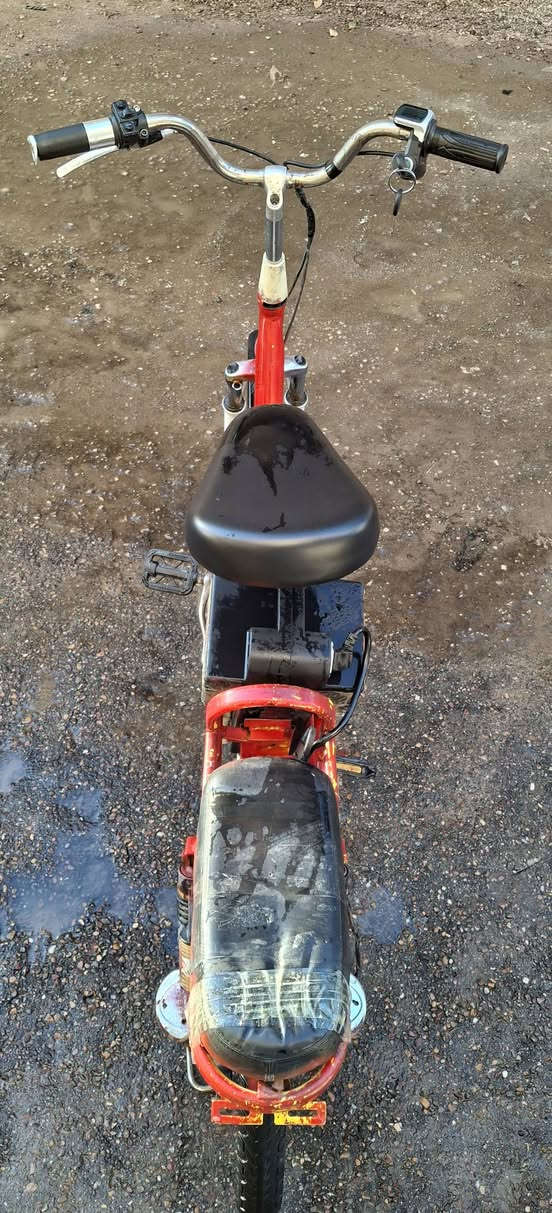 بيسكل شحن حجم20شرط الشغل نظيف جدآ.البطاريه بحاله ممتازه يمشي شحن وبايدان نقص بس جملاغات سعرهن ب١٠الاف وسعرهه بلاش ب١٢٥الف على الراغب بالشراء الاتصال بالرقم***********
