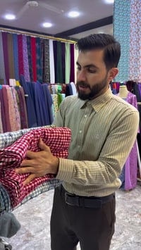 كشمير مربعات فيونكة سعر المتر ب (6) الاف حجز السريع واتساب 07705049315