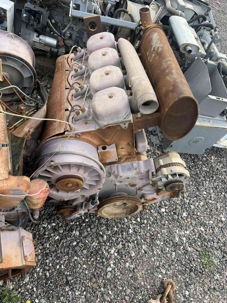 العدد٥ قطع شرط الشغل برغي مافتوح. وحده حلواني ٤ عادي المكان البصره التصال***********
