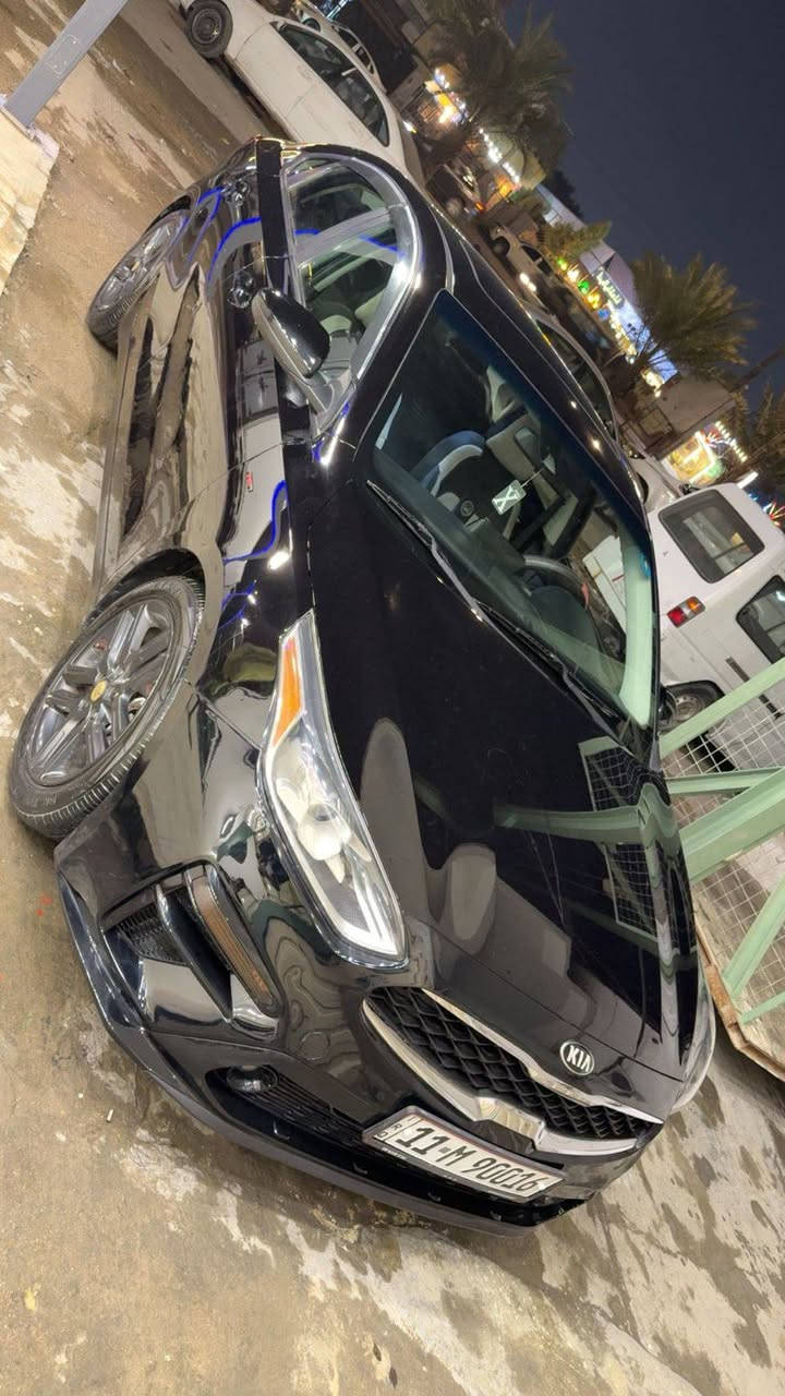 كيا فورتي موديل ١٩ فئة s وارد أمريكي ماشية 65السيارة فتحة ظربتها دعامية وقبغ الجنطة كما موضح بالصورة  سعرها ١٣٥وبيها مجال مكان بغداد البياع ***********
