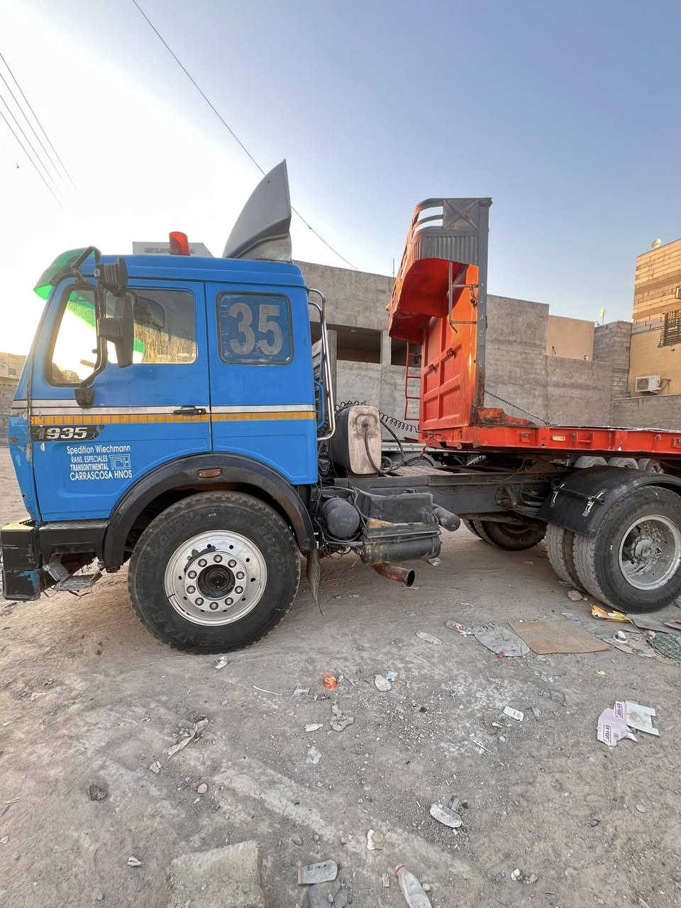 البي موديل 93 أصل 88 سنويه مامنتهي كيير محرك مكفول محرك 8 سلندر دبل سوبر حجم 35 كيير حجم 160 السيارة مكفوله شاصي  كل شي مضمون بيه سيارة جديدة أريدها 130بس راس  وبي مجال ***********
