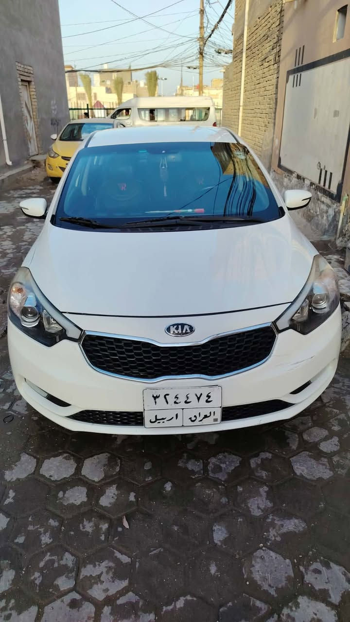 سيراتو موديل 2014 سياره بس باردات بيه بسيطه كير ومحرك مكفولات 117 وبيه مجال بسيط  رقم تليفون ***********
