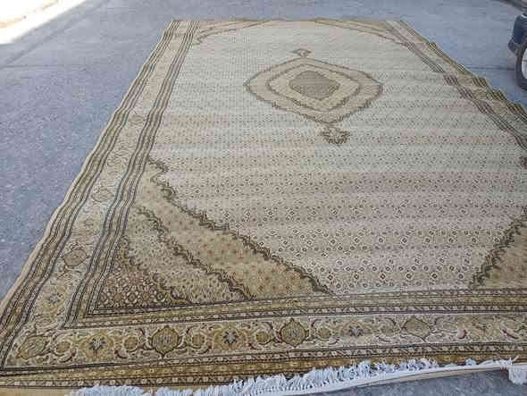 سلام عليكم فرشات للبيع واحده 6طول عرظ 3 واحد اربع طول عرظ 3 ومدات هم للبيع شلع 50 رقم تلفون *********** عنوان كركوك حي الحجاج
