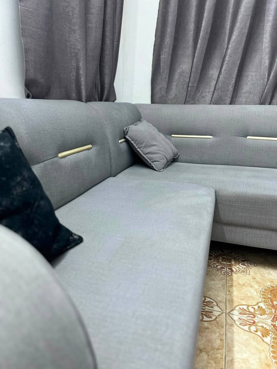 كورنر بعدة جديد مصارلي اشهر من سويتة صارلي عليه ب٧٥٠ اريدة ب٥٥٠ وبي مجال


**إذا كنت صاحب هذا الإعلان وتريد حذفه لأي سبب، رجاءا أرسل رسالة إلى الدعم الفني**