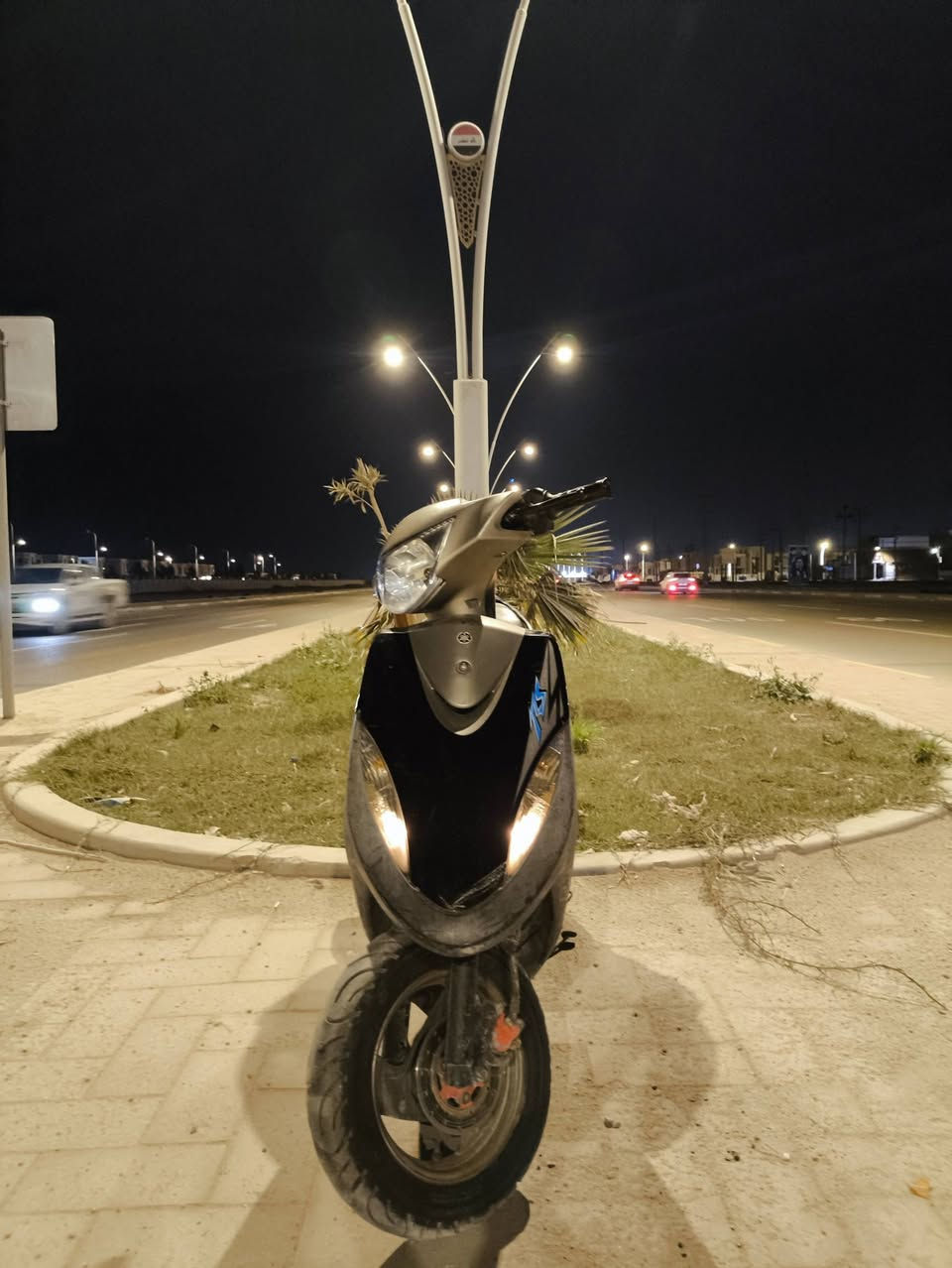 ماكس عدله ياباني 120
دراجه (كفاله عامه من كلشي) 
كفرات بلادي ختم واحد 
 فوول ملاح علا وضع الرمبه 
كامله من كلشي  كهربائيات  هندر اشاير سكنات عدادات ما بيه اي نقص عينه لونين 
شراي يتصل 
واتساب 
***********
المكان
    بصرة----تنومة
