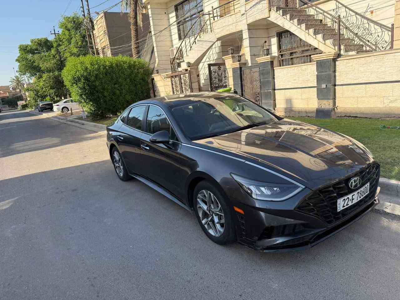 سوناتا
موديل 2020 
لون نفطي 

وارد امريكي 

مواصفات الفول 
بصمه ابواب + بصمه تشغيل 

لمتدد 

مواصفات 

فتحت سقف بانوراما 

كشن كهرباء جلد تبريد قطعتين 

شاشه جبيرة. + كامره 

حار بارد كشن  

لد نهاري 

لايت زينون عالي وناصي 

اشاير بلمري المري شفط 

محرك 2500, 

السيارة فول مواصفات 

حادث فقط قبق الجنطه صبغ 

والباقي كفاله عامه 

بدون ارباك  

السيارة نضيفه 

مكان بغداد الكرخ 

***********
