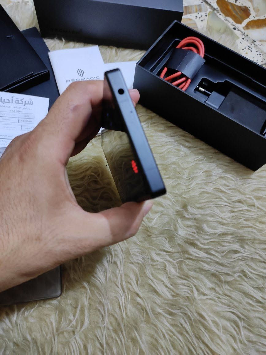 سلام عليكم اخوان جهاز REDMAGIC 11S Pro ريد ماجك 11 اس برو النسخه المحسنه اخواني جهاز جديد مستخدم يومين فقط وصل الشراء موجود دروات الشحن 2 فقط ذاكره 256_12+12 هذا النسخه المحسنه من البرو معالج 8 اليت جي 5 مكسور السرعه  ببطاريه 7500 تردد الشاشه 144 نسخه عالميه وكاله ضمان سنه اول جهاز الالعاب يجي بمعيار p69 ,ضد الكسر والماء والغبار مراوح تبريد وتبرد سائل بضهر اخواني الجهاز ماخذه مليون 350الف والوصل كدامكم انطي سعرك خاص او وات ساب اي سعر بالك ماكو اي مشكله او مراوس ايضا مكاني بغداد مدينه الصدر توصيل ماعندي ***********

