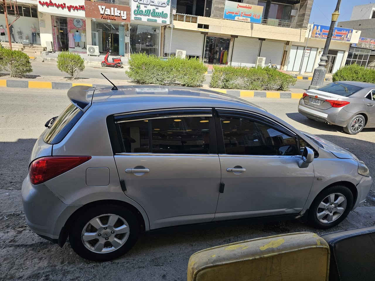 نيسان فيرسا ٢٠٠٩
سياره حلوه ومال بيت 
رقم بغداد انكليزي بسمي 
كير شرط محرك شرط تبريد ثلج ويه السويج 
تخم تاير جديد محرك ١٨٠٠ المرغوب 
بصمه تشغيل وبصمه أبواب شاشه كامره 
سياره جاهزه 
سعرها ٦٢ وبيها مجال 
مكاني تكريت الزهور 
***********
