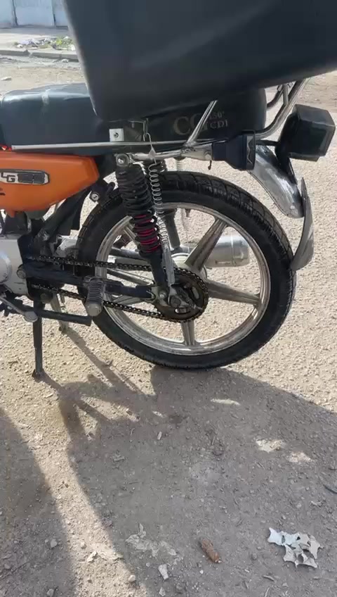 السلام عليكم دراجه أيراني 4 كير موديل 2022 كلجات جديده بنزات جديده دواسات جديده اشاير لد اصلي جديده ضفيره جديده باتري جديد دراجه قويه و نضيفه - السعر 350 -مكاني بغداد الدورة منطقه الكفاءات 
للاتصال 
‭+٩٦٤ ٧٧٢ ٥٥٧ ٥٠٤٥‬


**إذا كنت صاحب هذا الإعلان وتريد حذفه لأي سبب، رجاءا أرسل رسالة إلى الدعم الفني**