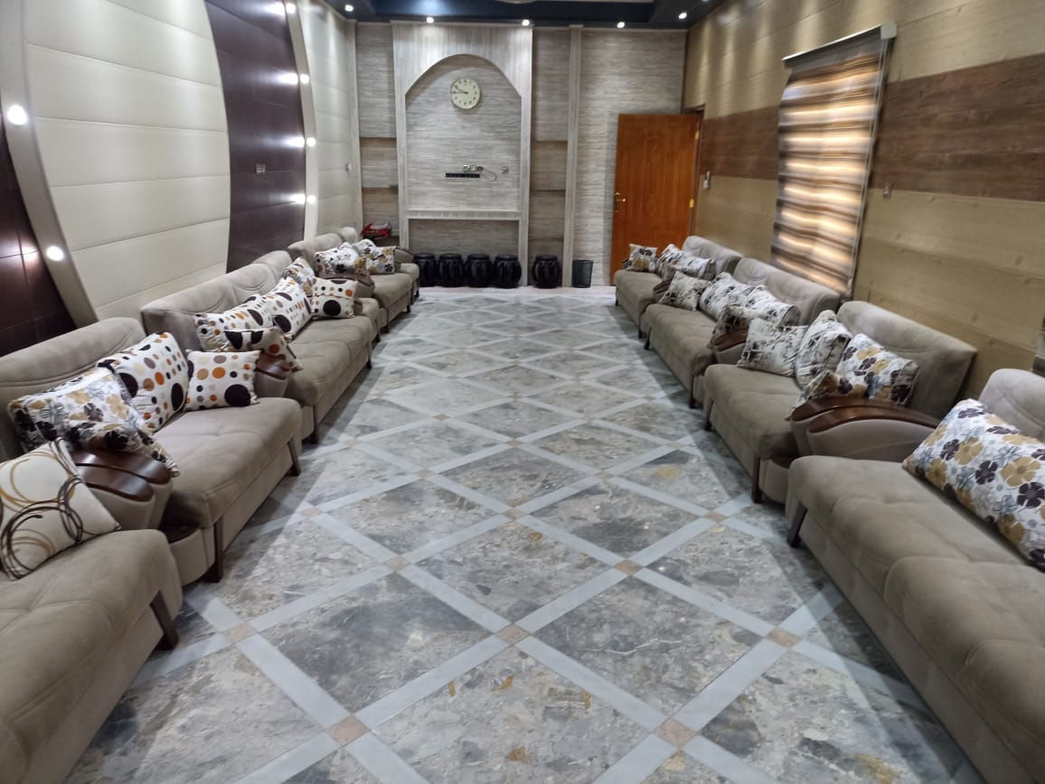 دار للبيع طابقين سياحي مقابيل شط العرب طابو ملاك عراقي سهم بلطابو يتكون الطابق لاول غرفه منام مع ديوان وصاله ومطبخ مجموعة صحيات حديقه كراج الطابق الثاني غرفتين منام مع صاله مع ديوان مكان مميز جداا رووعه قضاء شط العرب نهر حسن مقابيل شط العرب للاستفسار واتساب ***********او ***********
