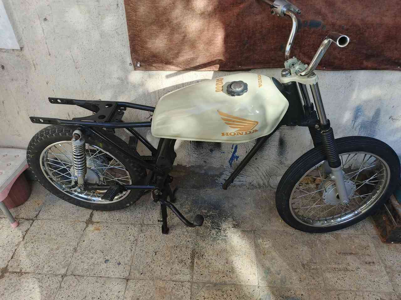 سلام عليكم شاصي تعميره ويا عوزه مكينه وكشن للبيع ستفسار ***********
