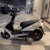 من رخصة الادمن دراجة سكنس فحل ياباني مابيها اي نقص للبيع او مراوس حسب ...