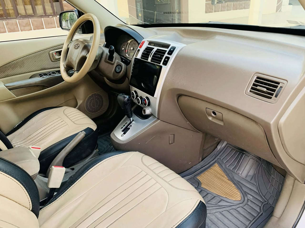 توسان 2009 خليجي مكينه 2000 دوش فتحه في السقف شاشه كامرھ خلفية صدر جديد تخم تاير جديد بيھا بنيد مبدل اصلي وقبق الصندوق بي صبغ  سيارة بدون شخوط السعر 108 بيھا مجال بسيط مكاني بغداد حي الجھاد المكاسب للاستفسار ***********
