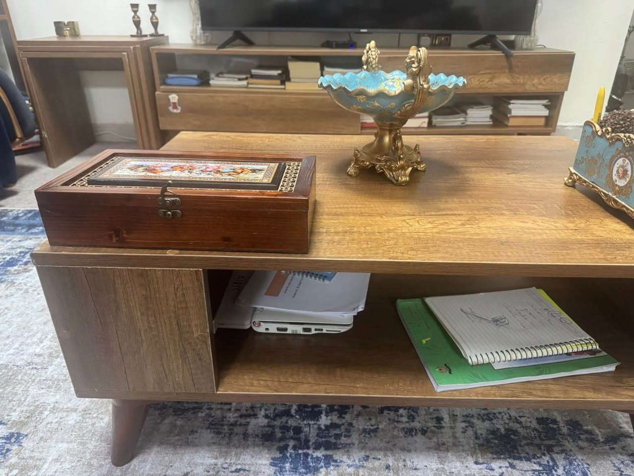 تاخم بينج پارچه ميزى تيفي مكته به و ميزى ناوه ند و ٢ته بله توركى بى عه يبه *********** أربيل, العراق
