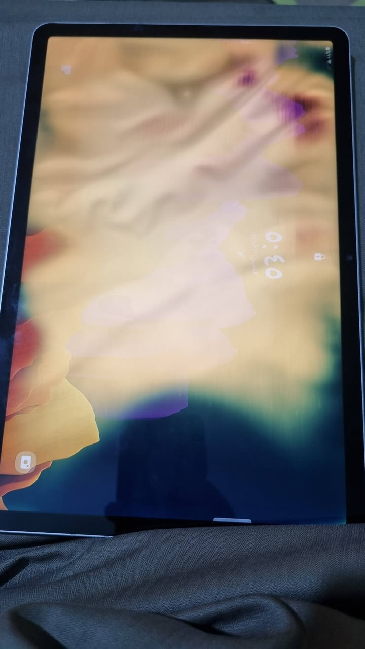 سامسونج اس ٧  ٢٥٠ الف وبيه مجال
ذاكرة ١٢٨ +بيه مكان ذاكرة اضافية
الكوت توصيل ماكو ***********
