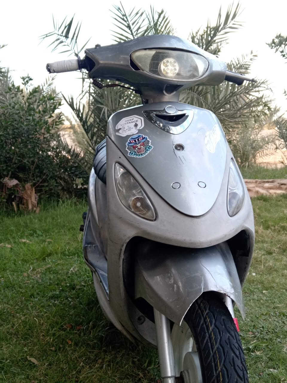 سلام عليكم دراجه ماكس منغولي ما مفتوخه ابد نهضه ومعدل دراجه صارله شهرين طاله حاويه سعر 700وبيه مجال الطيبين  ***********
