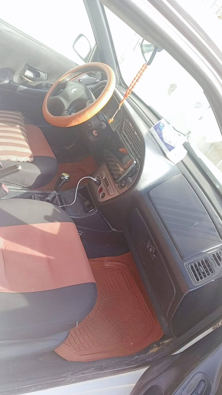 سلام عليكم بيجو ٣٠٦ السيارع كاطعه قايش تايم كيس بيها صبغ جاملغين امامي بدون دواخل ولا مفتوح  الباقي مكفول مابيها صبغ نقص دبلات  
سعر مناسب رقم نكليزي تحويل ثاني يوم 
***********
