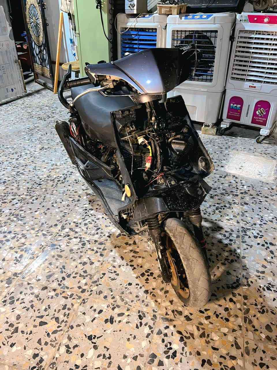 سلام عليكم دراجه سكنس للبيع 59كلجات رياضي دراجه رياضي كفرات موجوده سعر 350وبيهة مجال حك الجيه


**إذا كنت صاحب هذا الإعلان وتريد حذفه لأي سبب، رجاءا أرسل رسالة إلى الدعم الفني**