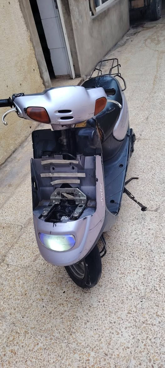 ماطور بزون نفخ للبيع  كلشي بيها  كلشي بيها شغال الكهربائيات  الشاصي شرط والمكينة معمر … ادفع سعر اذا عجبني اكلك مبارك عليك ***********.... ***********
