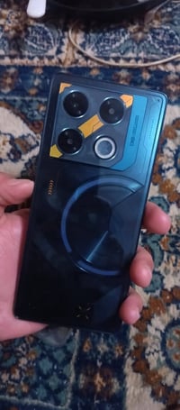 انفنكس جيتي 20 برو ذاكرة 256 رام 24  ملحقات بس شاحنته الاصليه نضافه  1...