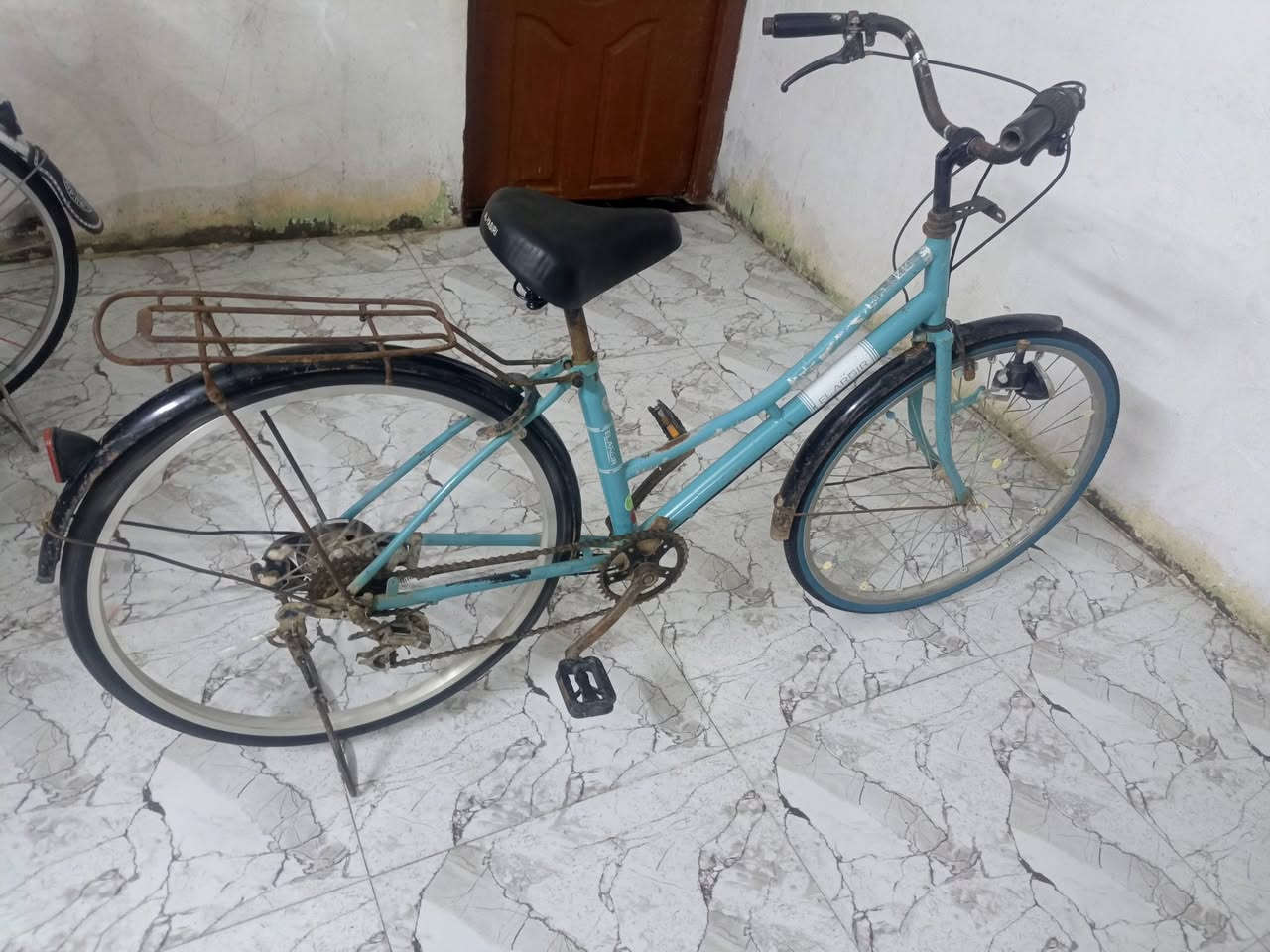 بايسكل نظيف وجديد سعره 50,000 ياباني الاصلي كان ديالى الخالص الشراي يتصل ***********
