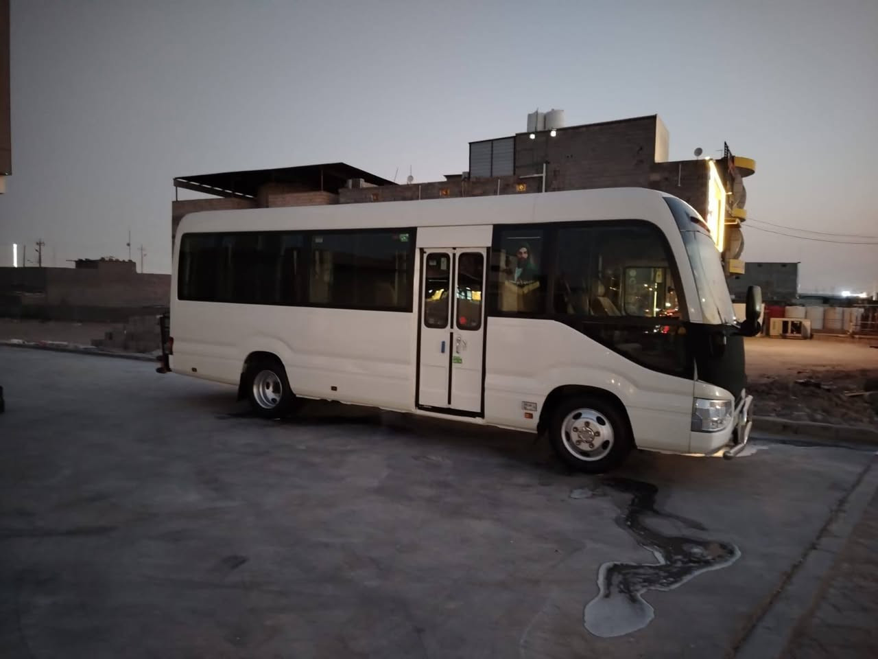 السلام عليكم كوستر 17البيع كفالا جاهزه الخير كلاب ستاركس وشراي يجي خاص ويدلل ***********
