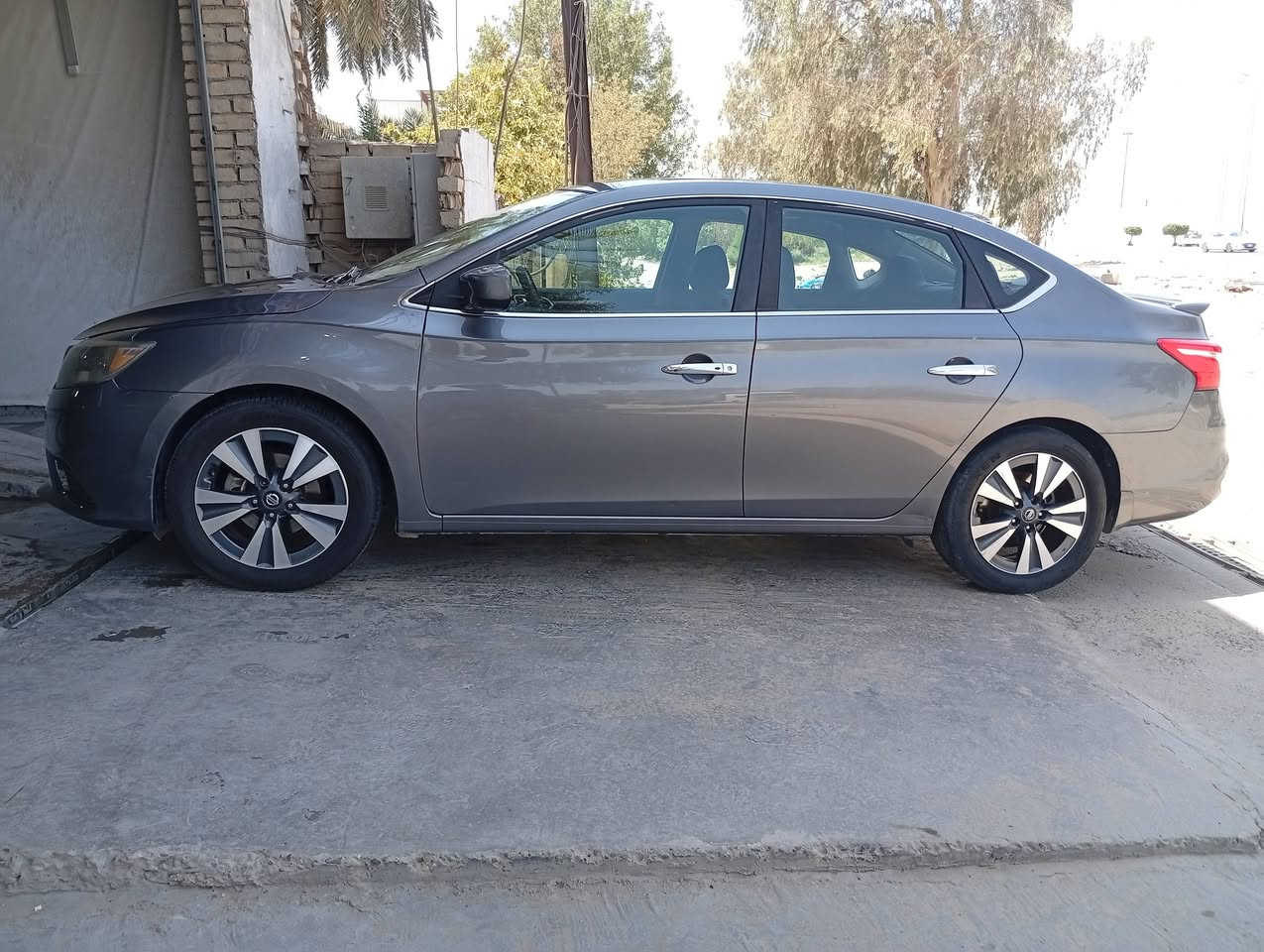 السلام عليكم للبيع نيسان موديل 2019 فئه sv فول مواصفات وارد امريكي ماشيه 66 ضرر موضح بل الصور عارضه 120وبيه مجال حك الجيه رادار جانبي فتح سقف بصمات بل بيبان شاشه بلاديه ويل كب رقم تلفون *********** واتساب
