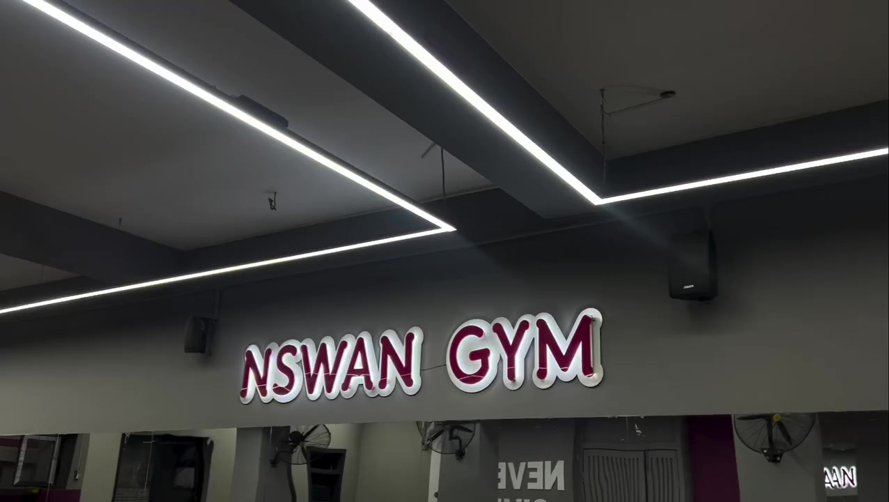 @nswan_gym – المكان الذي يبدأ فيه التغيير الحقيقي”
📍: شهداء البياع _مقابيل المضخة _عماره بوتو ماركت 
📞***********
