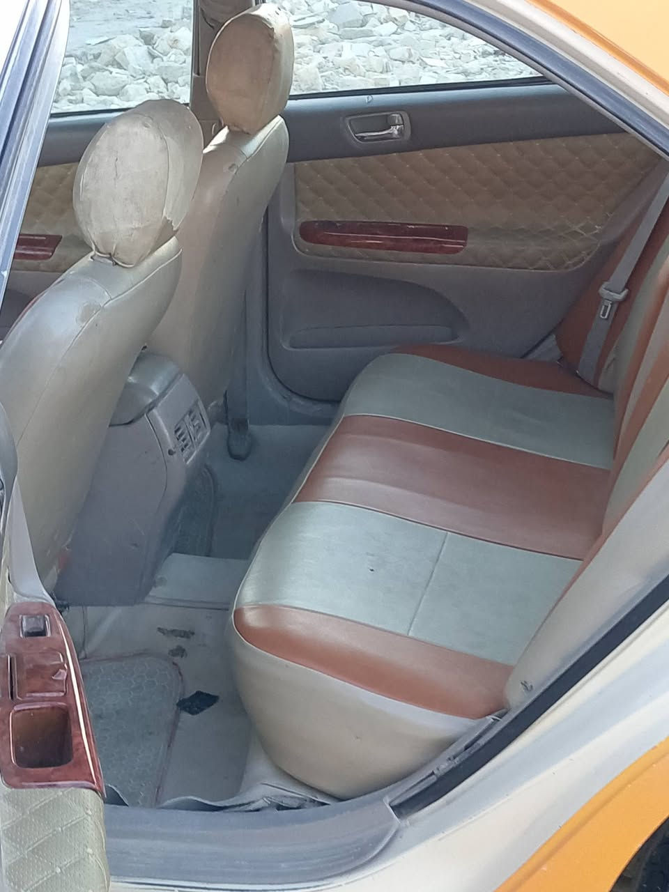 السلام عليكم كامري للبيع موديل ٢٠٠٦ رقم مميز ١٨ مثنى تكسي السعر ٥٠
رقم الهاتف ***********
