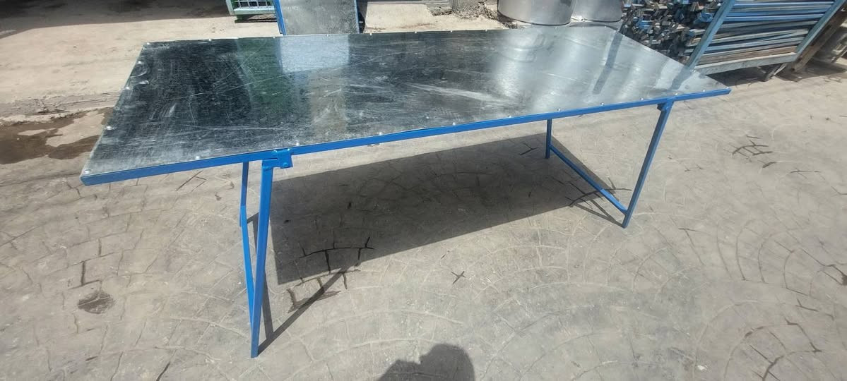 ميز حديد مستطيل دراجه اولى تزكام متوفر جمله مفردالعنوان بغداد ***********
