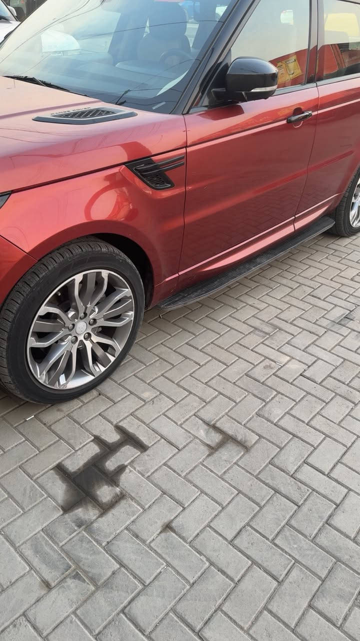 السلام عليكم من رخصت الادمن المحترم 
رانج روفر سبورت 2014  رقم اربيل.
 وكاله سردار  فول واحد على واحد 
حجم المحرك ٦ سلندر شرط محرك ممفتوح 
ماشيه السياره ٨٢ الف كيلو 
مواصفات كشنات تبريد تدفئه حته الكشن الخلفي تبريد 
شاشات خلفيه / خمس كامرات / رادار / شفتات ستيرن / بانورما /ركن سياره ذاتي اوتو بارك / باب شفط /هواي مواصفات بعد  للعلم السياره بيها جاملغ ايسر امامي صبغ فقط لافتح ولاتعديل 
مكان السياره بغداد الاعظميه للاستفسار  او السعر هذا رقم الهاتف *********** وبسعر مناسب
