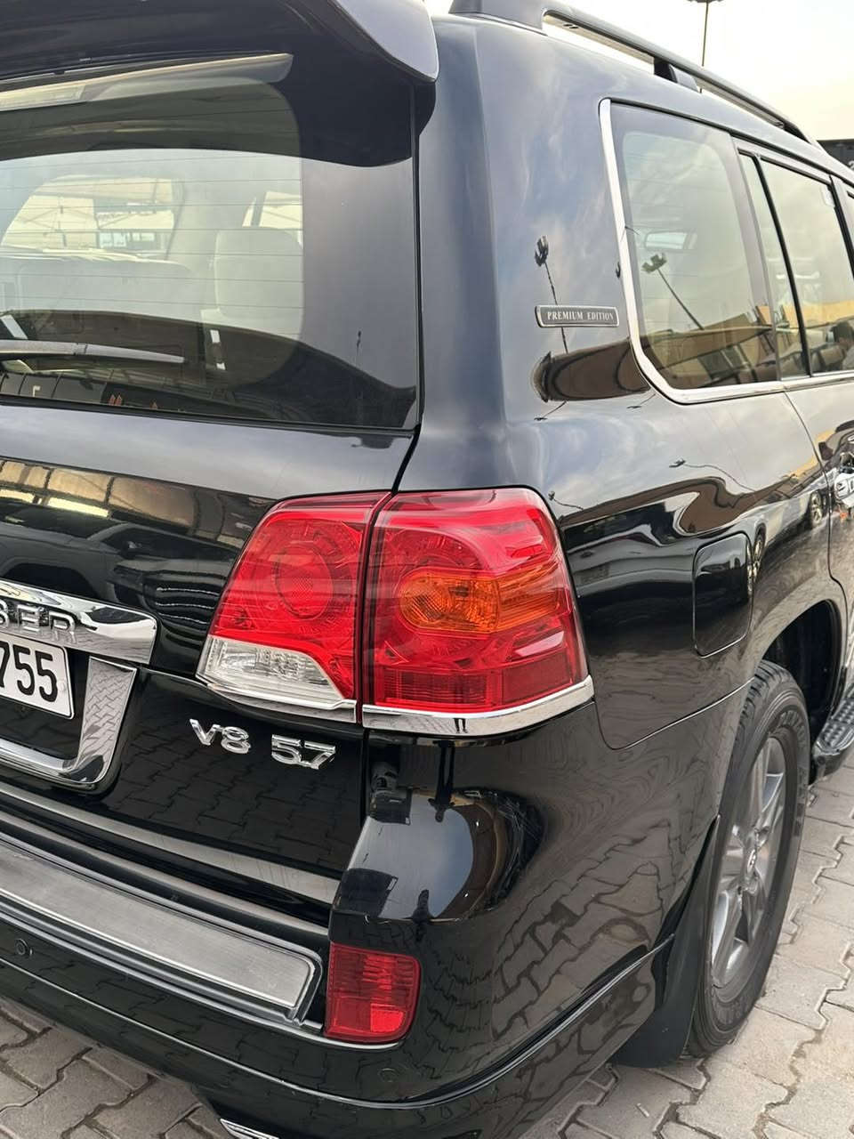 سلام عليكم 
تويوتا لاندكروز 
2014VXR
فول موصفات معروفه بموصفاته 
كفاله عامه 
مكان كربلاء
***********
