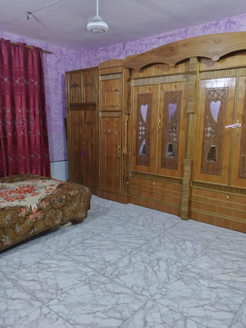 السلام عليكم 
بيت للبيع طابو صرف المساحه ١٥٠ متر بناء ٢١٥ العنوان بالعلكايه خلف مدرسة البتول خدمات كامله البيت طابقين تفاصيل البيت غرفه وصاله وستقبال ومطبخ وصحيات الطابق الثاني غرفتين وصاله الاستفسار // ٠٧٧٠٣٦٨١١٧ // ***********
