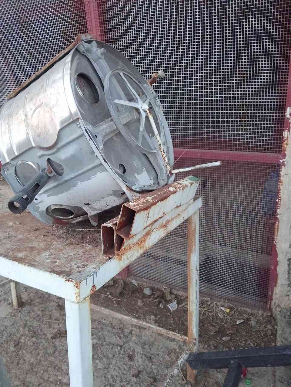 ئەم مەکینەی گوڵەبەڕۆژە برژاندنە بۆفرۆشتن زۆر پاکە دەست کردە چەم چەماڵ ئەنفالەکان
***********
***********
