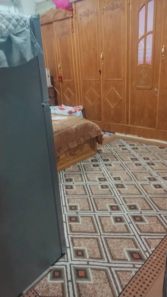 بيت للبيع 170متر وبي قرفتين وصاله وصتقبال وحمام داخلي صحيات وحوش كبير مطبخ لسعر 25مليون وبي مجال للتواصل على هذ رقم *********** البصرة, العراق
