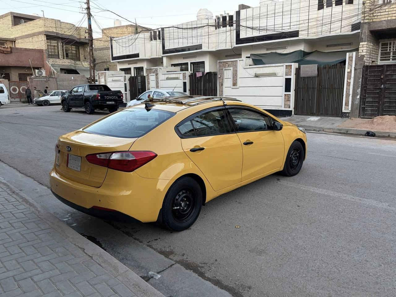 سلام عليكم
فورتي مديل 2016 وارد. أمريكي 

تخم تاير جديد 

شاشه كأمره 

منضومه زنون 
صبغه أولى ما معيوده
مكينه كير خير من الله 

صدر امامي خلفي جديد 

رقم بغداد جديد  

سياره حلوه وبل عافيه عل. ياخذها 

مكاني. بغداد 

***********
